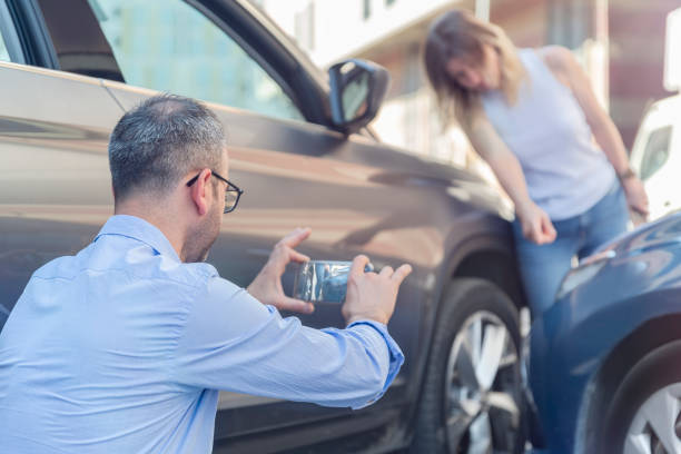 Professional Commercial Auto Insurance technician working in Toledo, IL